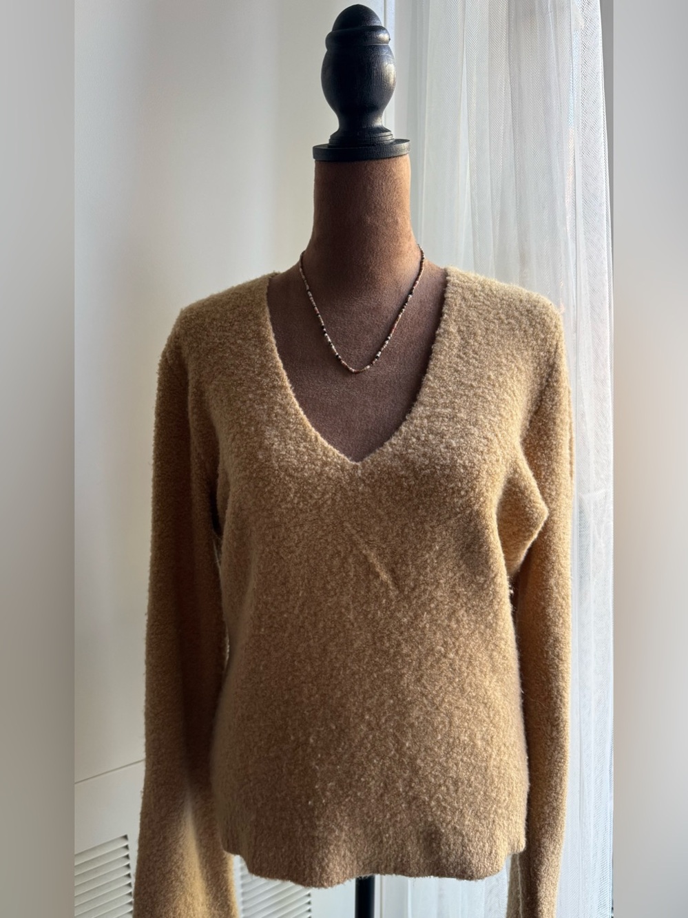 Express Women's Tan -  Carmel Bouclé V-Neck Sweater